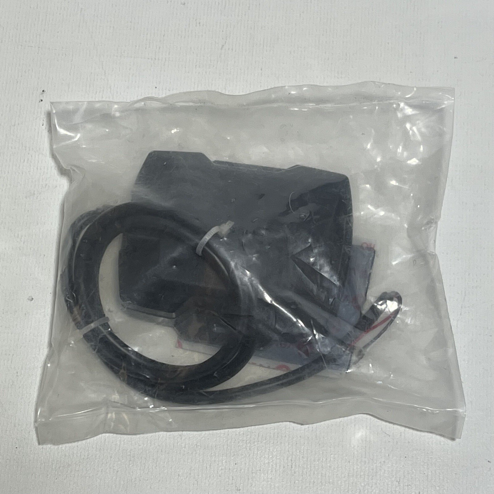 New Location Based Technologies Vehicle GPS Tracker LMU11G570-LBT02