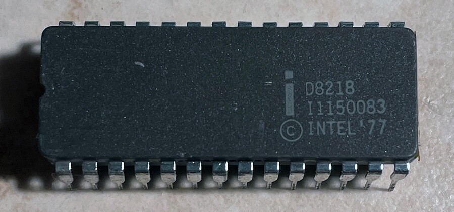 Intel D8218 8218 Bus Controller - NOS