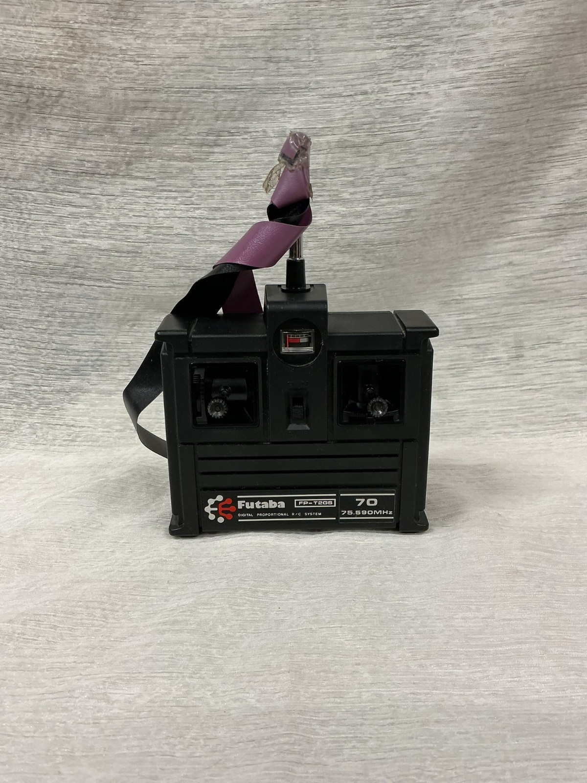 FUTABA CHANNEL 70, 75.590 MHz FP-T2GS RC TRANSMITTER CONTROLLER