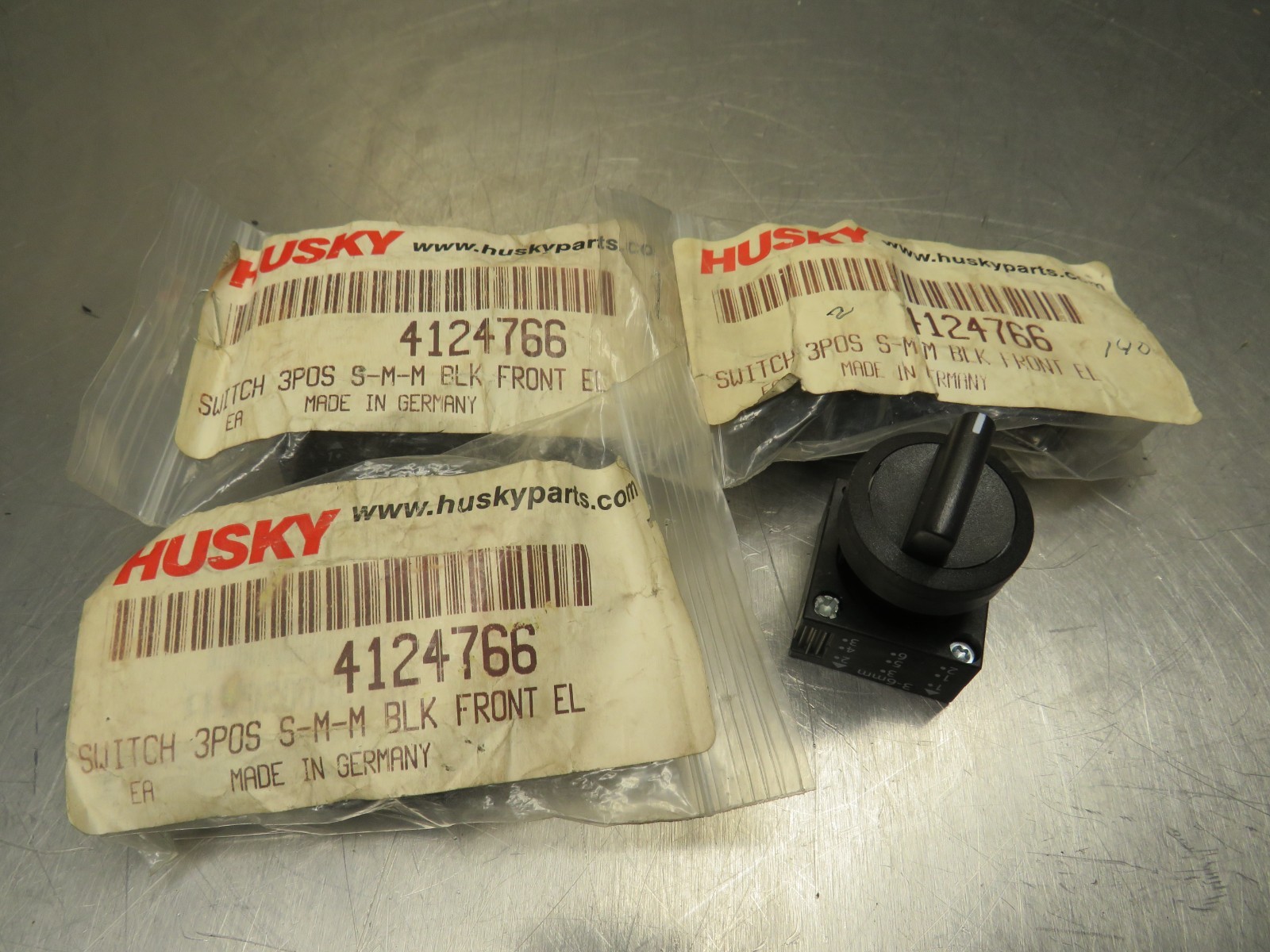 Husky 4124766 Selector Switch 3 Position S-M-M Lot of 4!