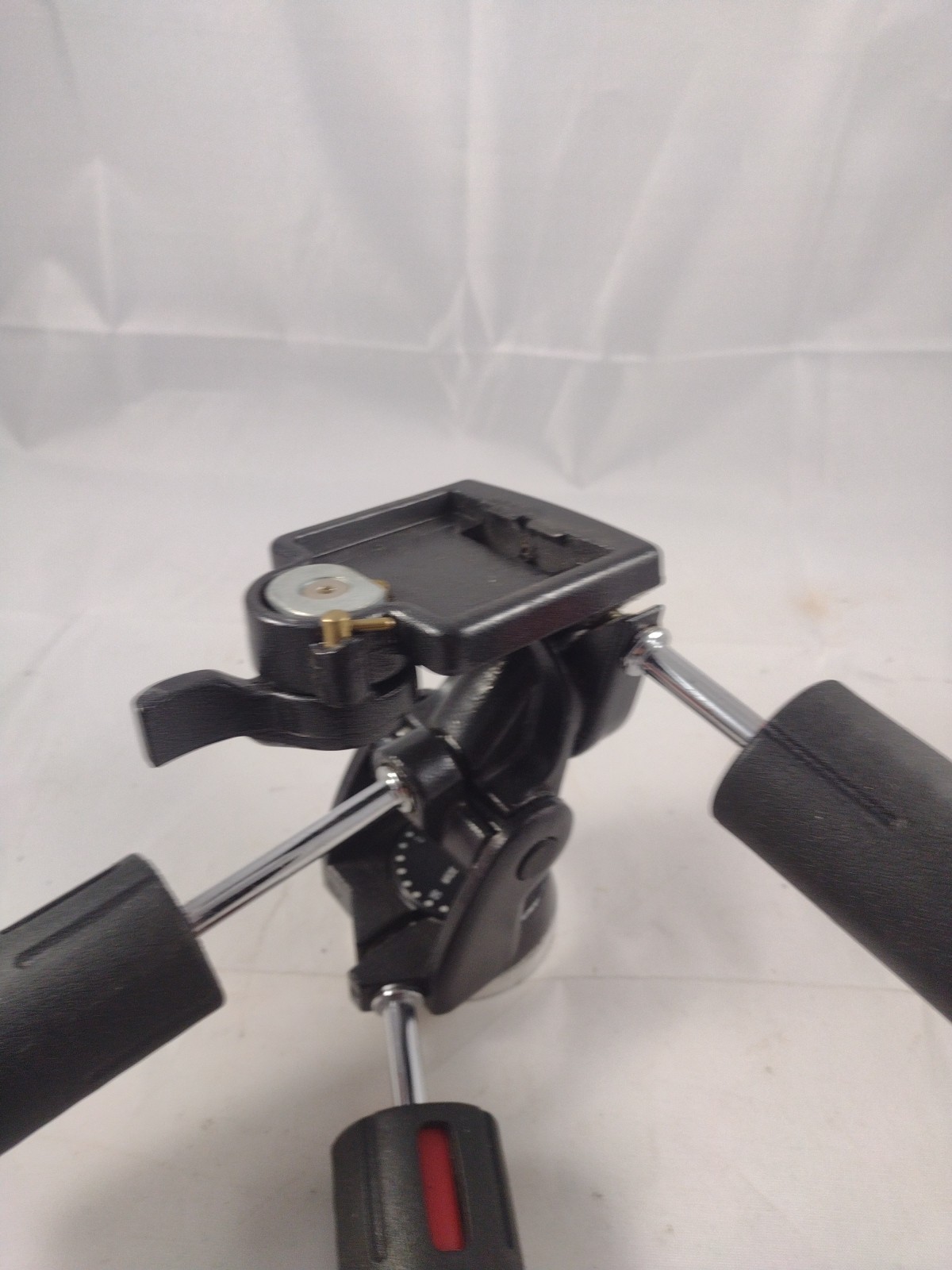 Preowned Dymatran Professional Tripod Head ATH-903