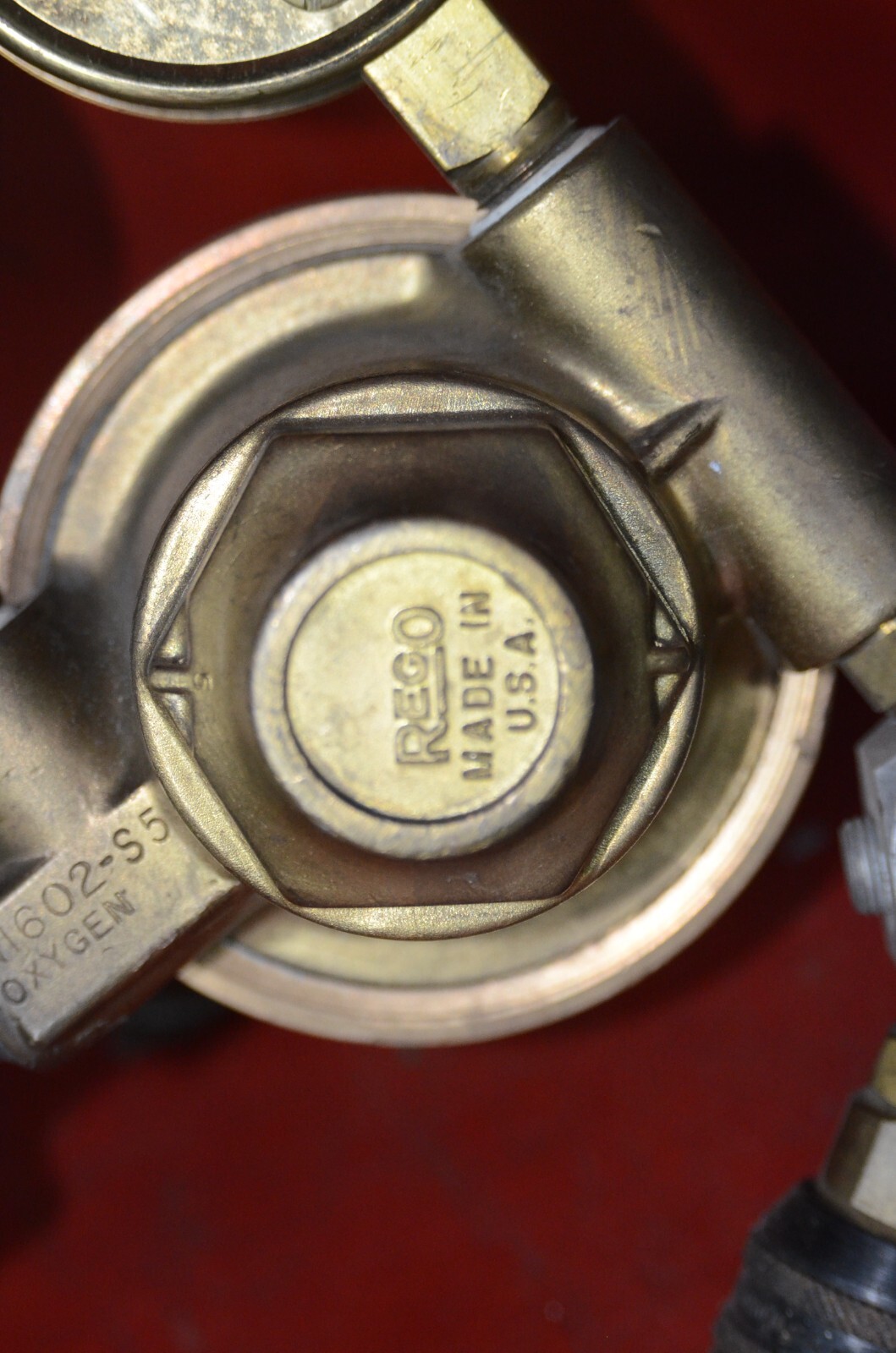 NCG Oxygen Regulator N1602 Gauges Supply Scott Splitter Disconnect Vtg Medical