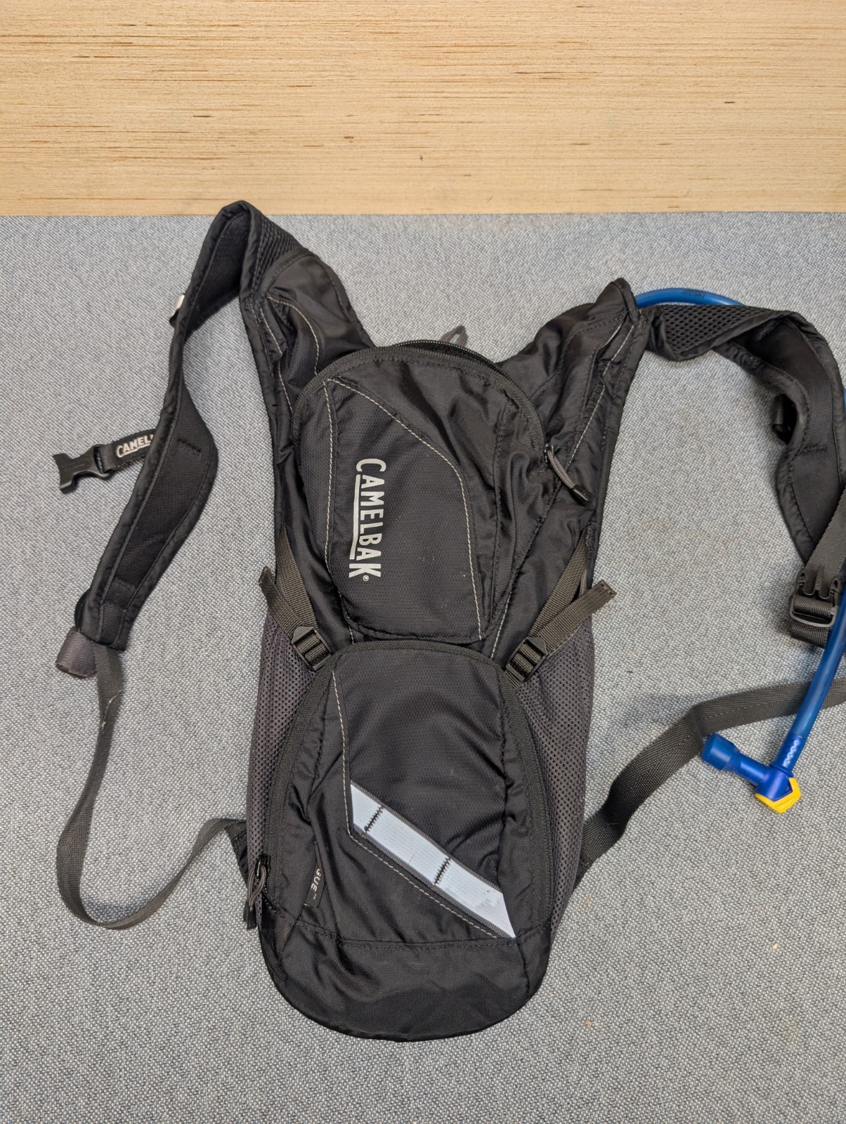 CamelBak Rogue Hydration Pack Backpack 2L Water Reservoir Black Hiking Cycling