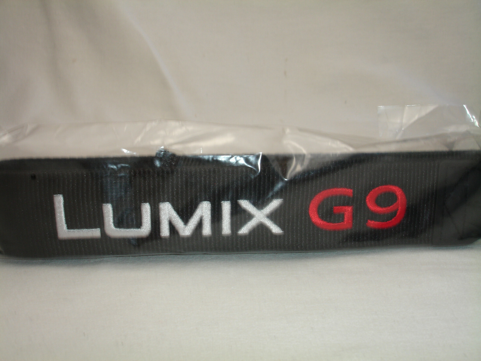 Panasonic LUMIX G9 camera strap  G-9    OEM  / NEW cond.