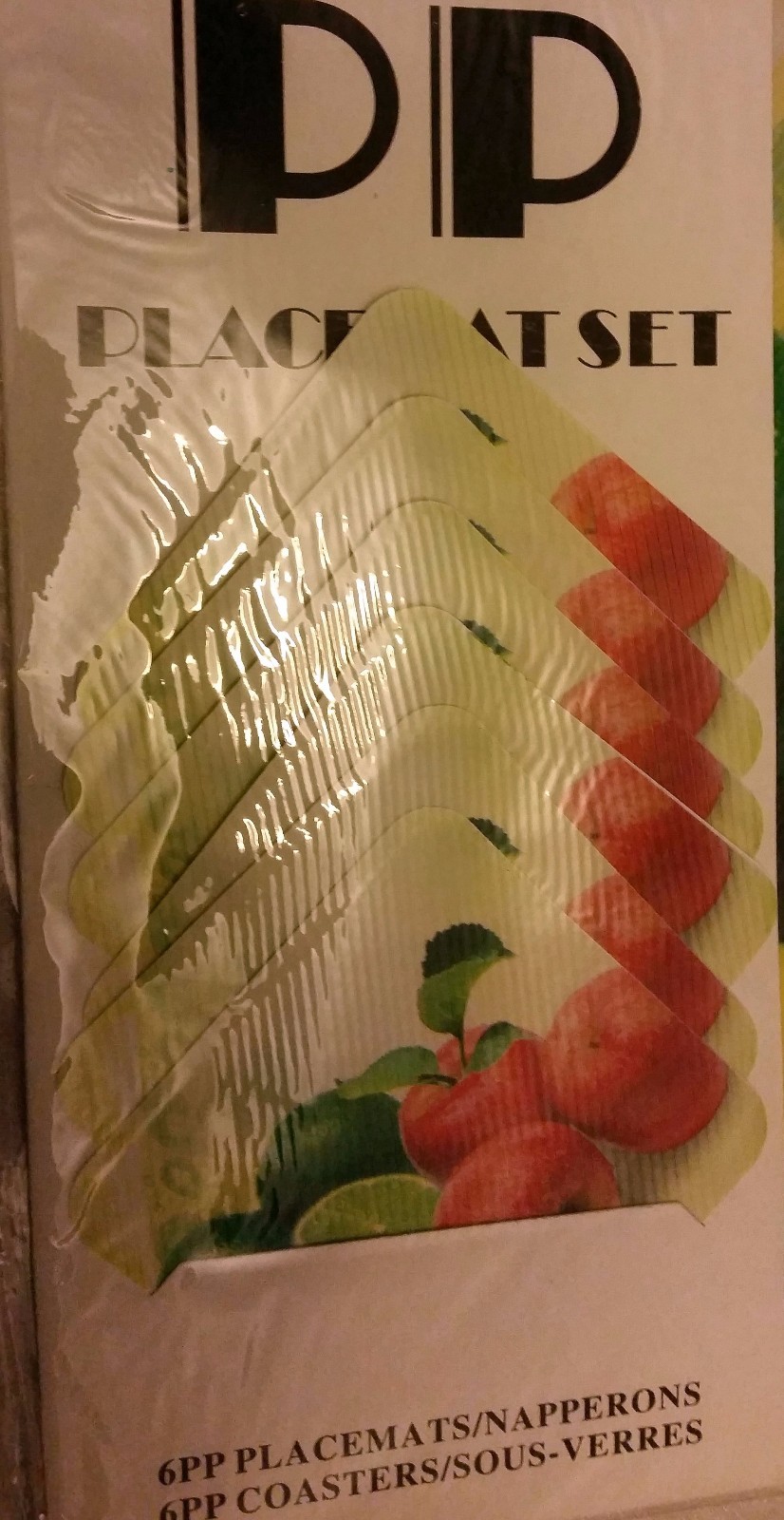 12 pc Thin Plastic Kitchen Set: 6 PLACEMATS & 6 COASTERS, RED & GREEN APPLES