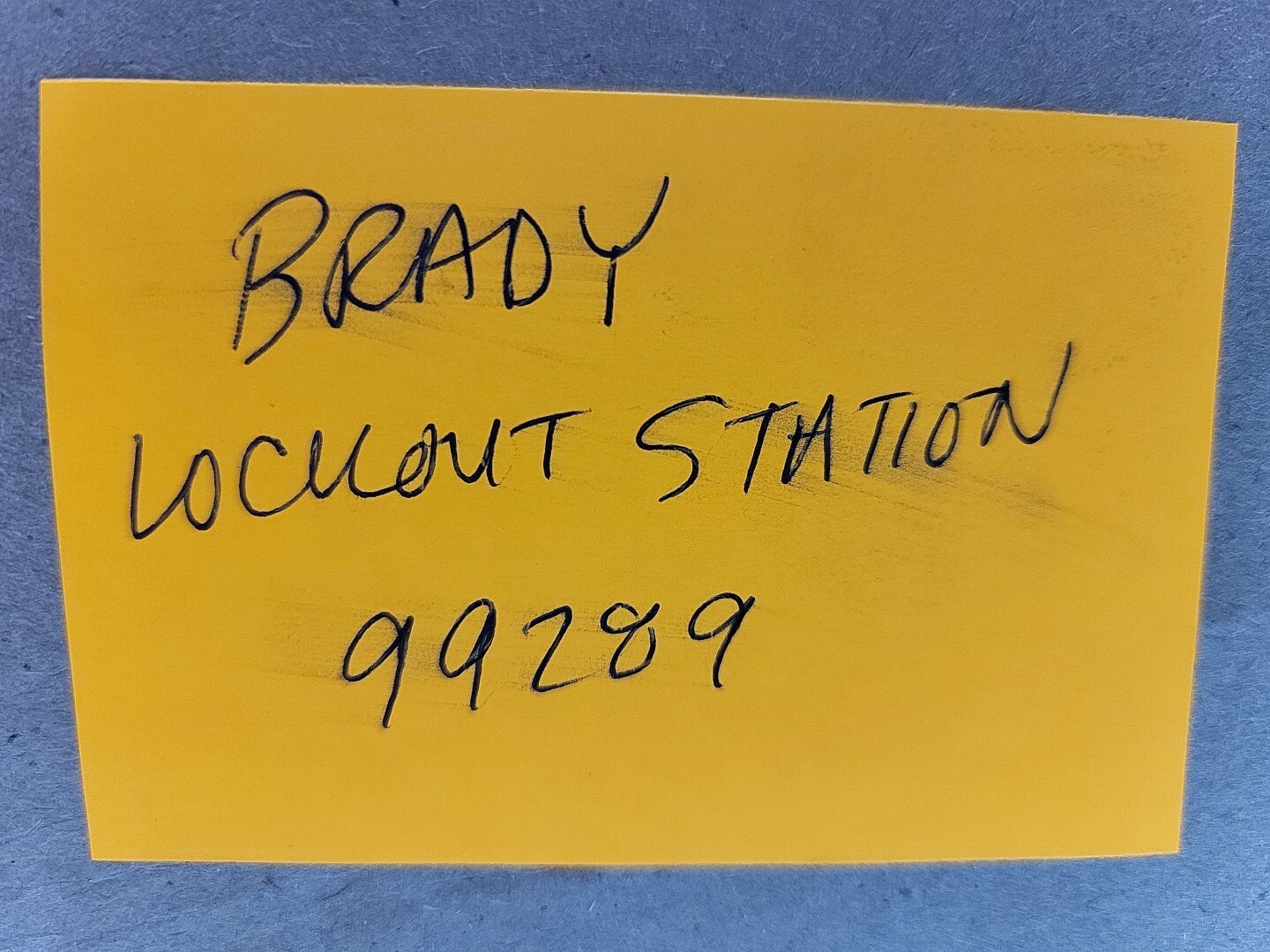 Brady 99289 Lockout Station Unfilled 2 Components Wall Mounting