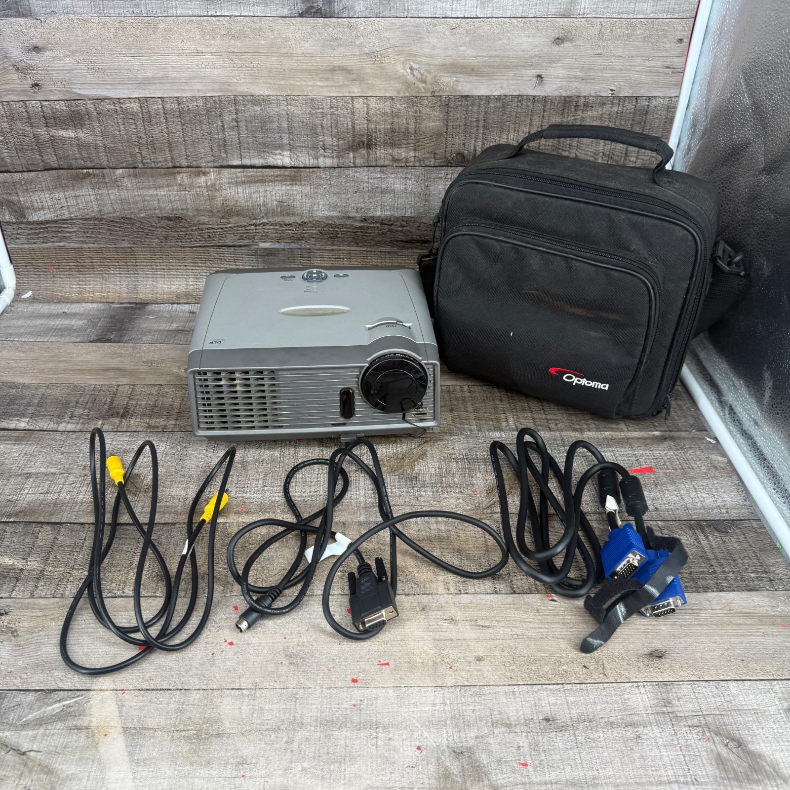 Optoma DX625 DLP Projection Display Works W/ Carrying case