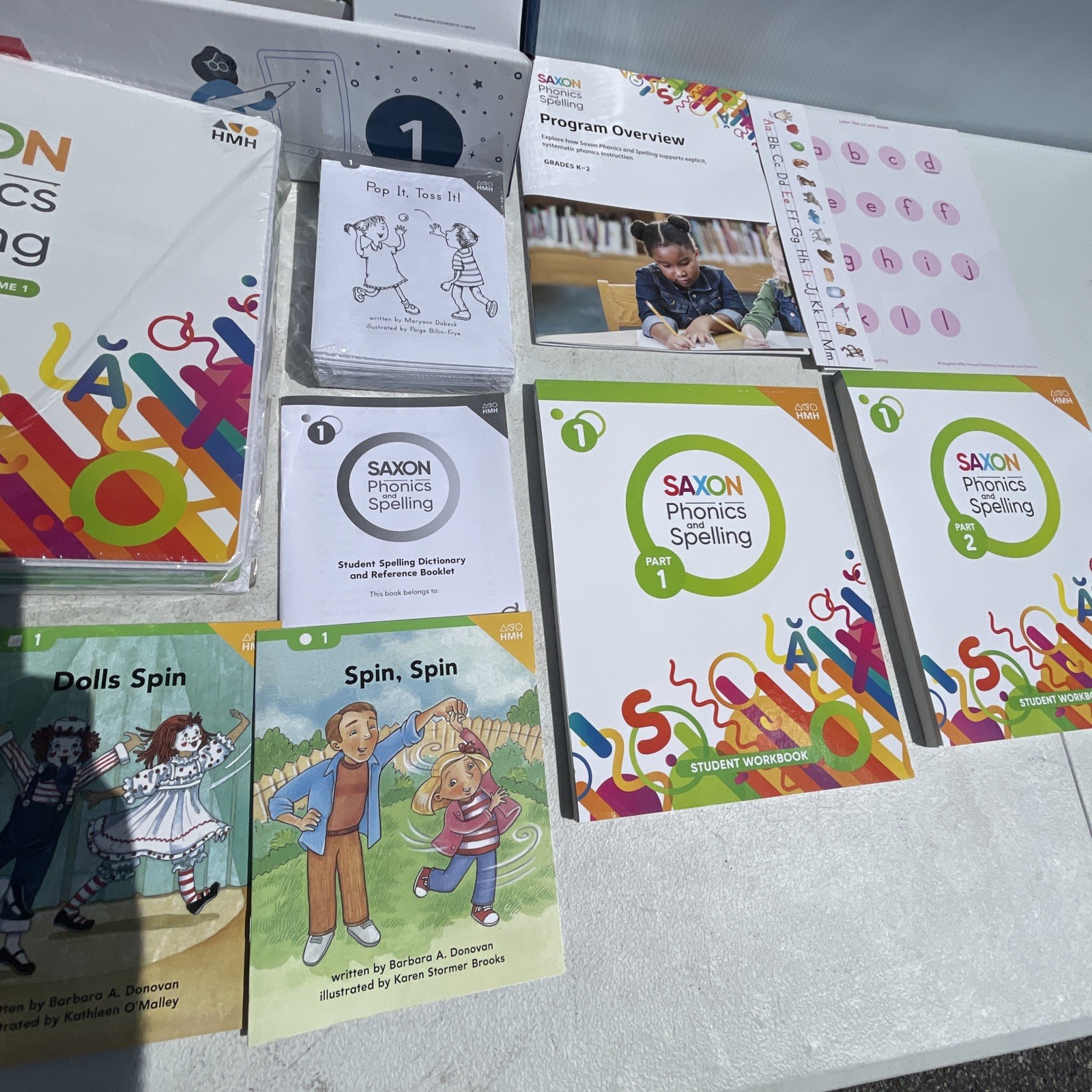Saxon Phonics & Spelling Display Pack- Grade 1. Teachers Binder And Supporting