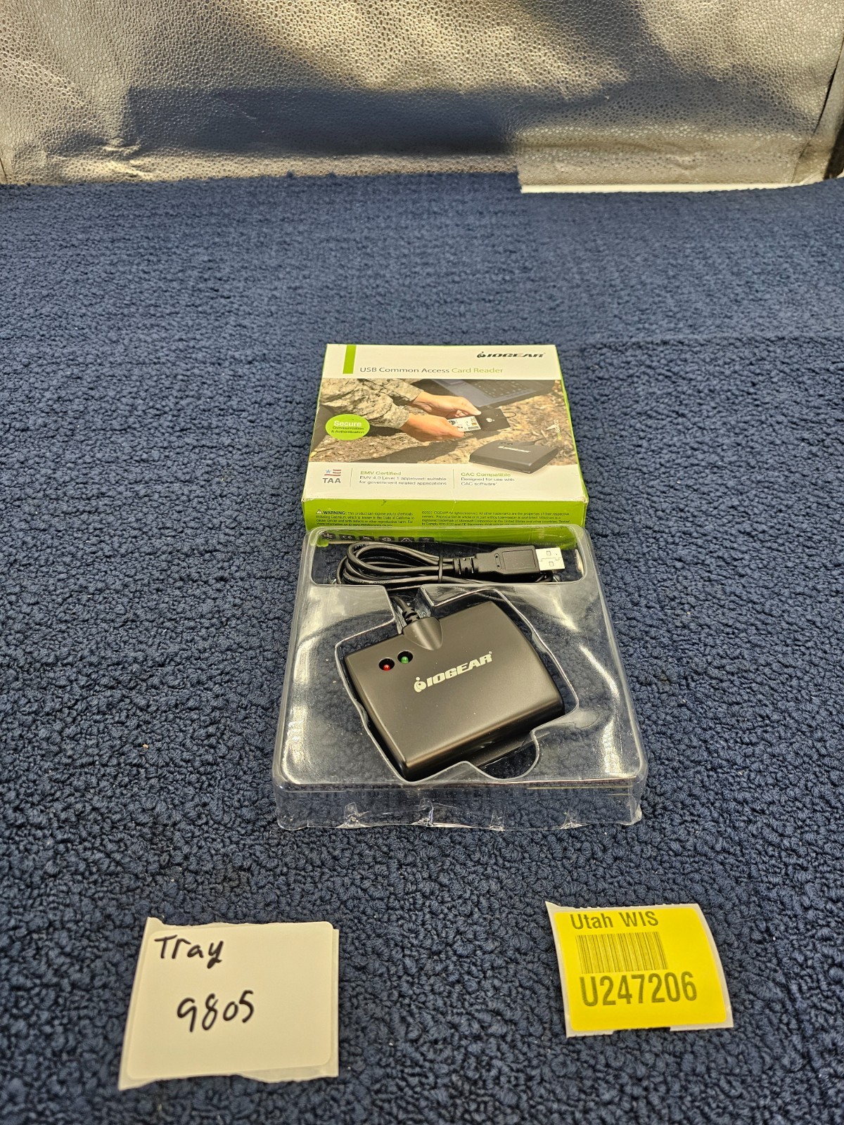 IOGEAR GSR202 USB Common Access Card Reader For Use With CAC Software - Black