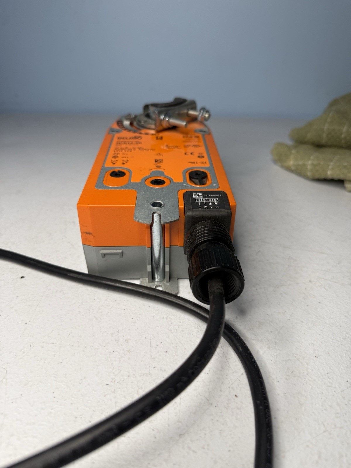 Belimo NFB24-SR Spring Return Damper Actuator 24V 90 in-lb Modulating Used