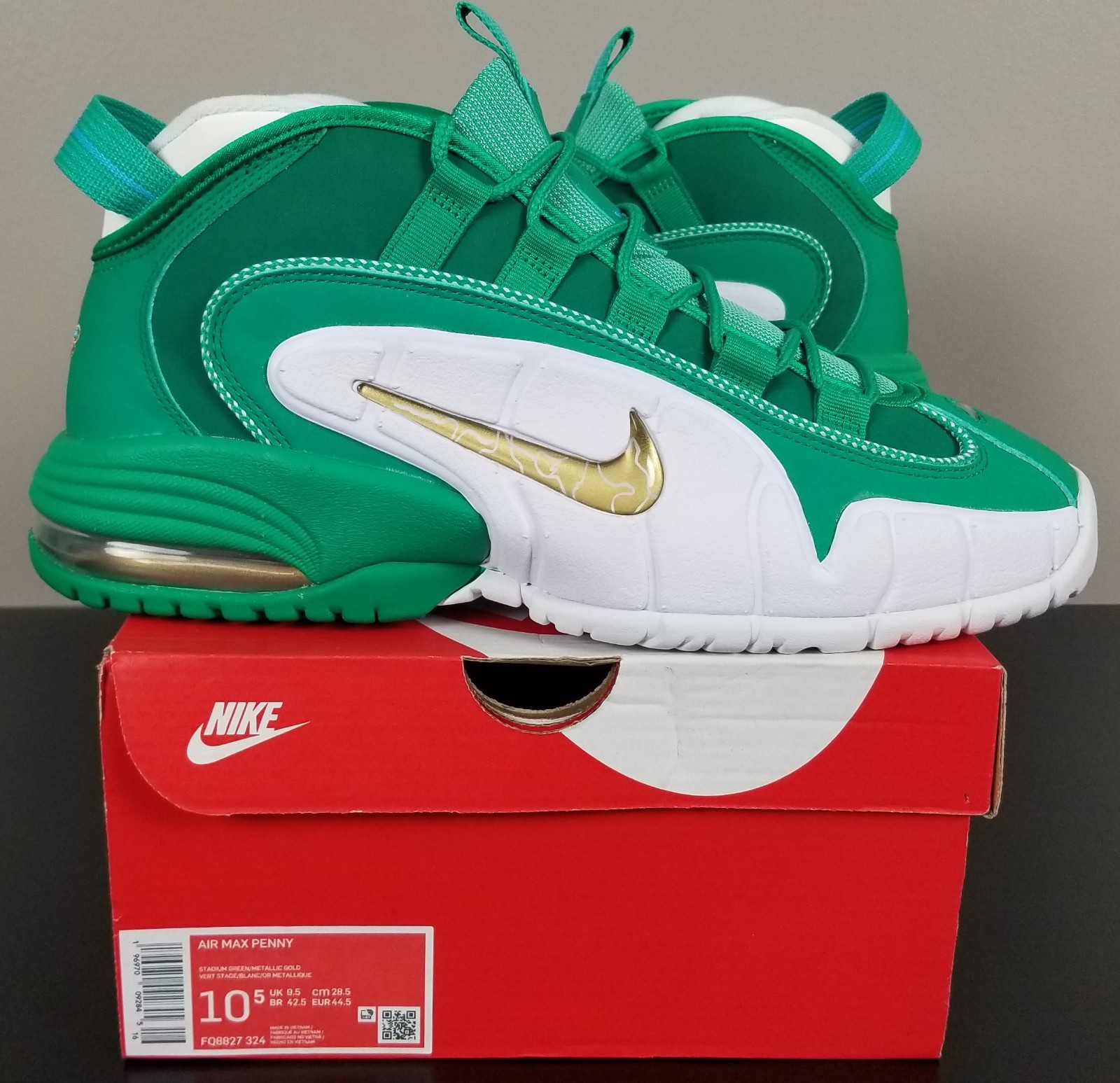 NIKE AIR MAX PENNY 1 STADIUM GREEN WHITE GOLD BASKETBALL FQ8827-324 (SIZE 10.5)