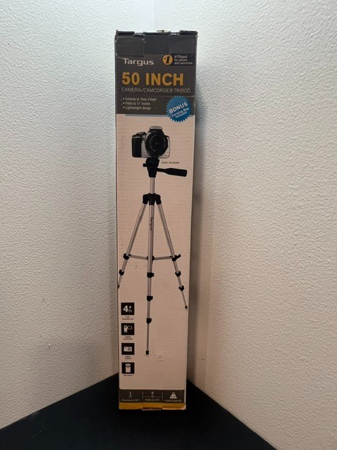 Targus 50” Camera/Camcorder Tripod TG-50TR (Open Box)