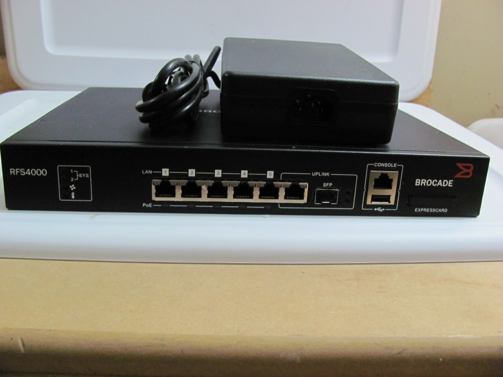 Brocade MOTOROLA RFS-4010 BR-RFS4000-WW ADSEC WIRELESS WAN And Adapter