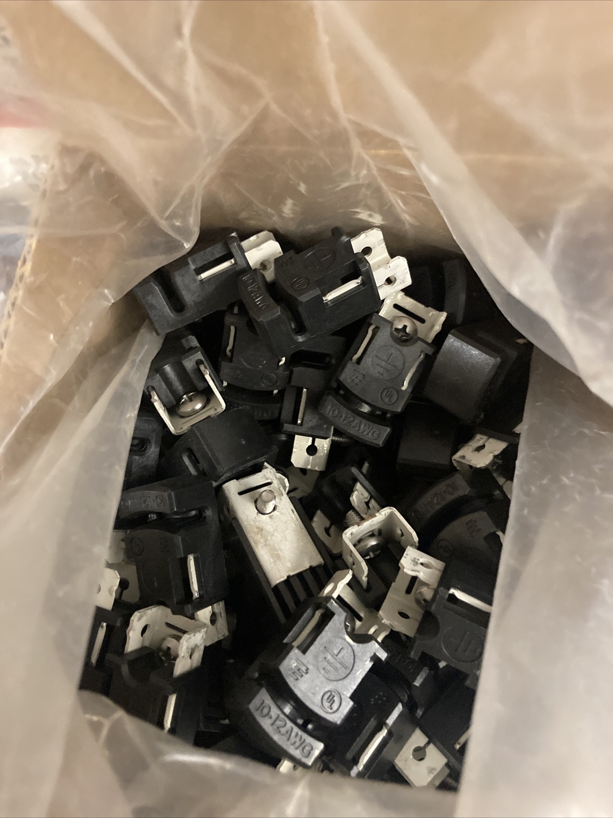 (V) (100 QTY) TYCO SOLKLIP SOLAR GROUNDING CLIP Assembly 1954381 Free Shipping!