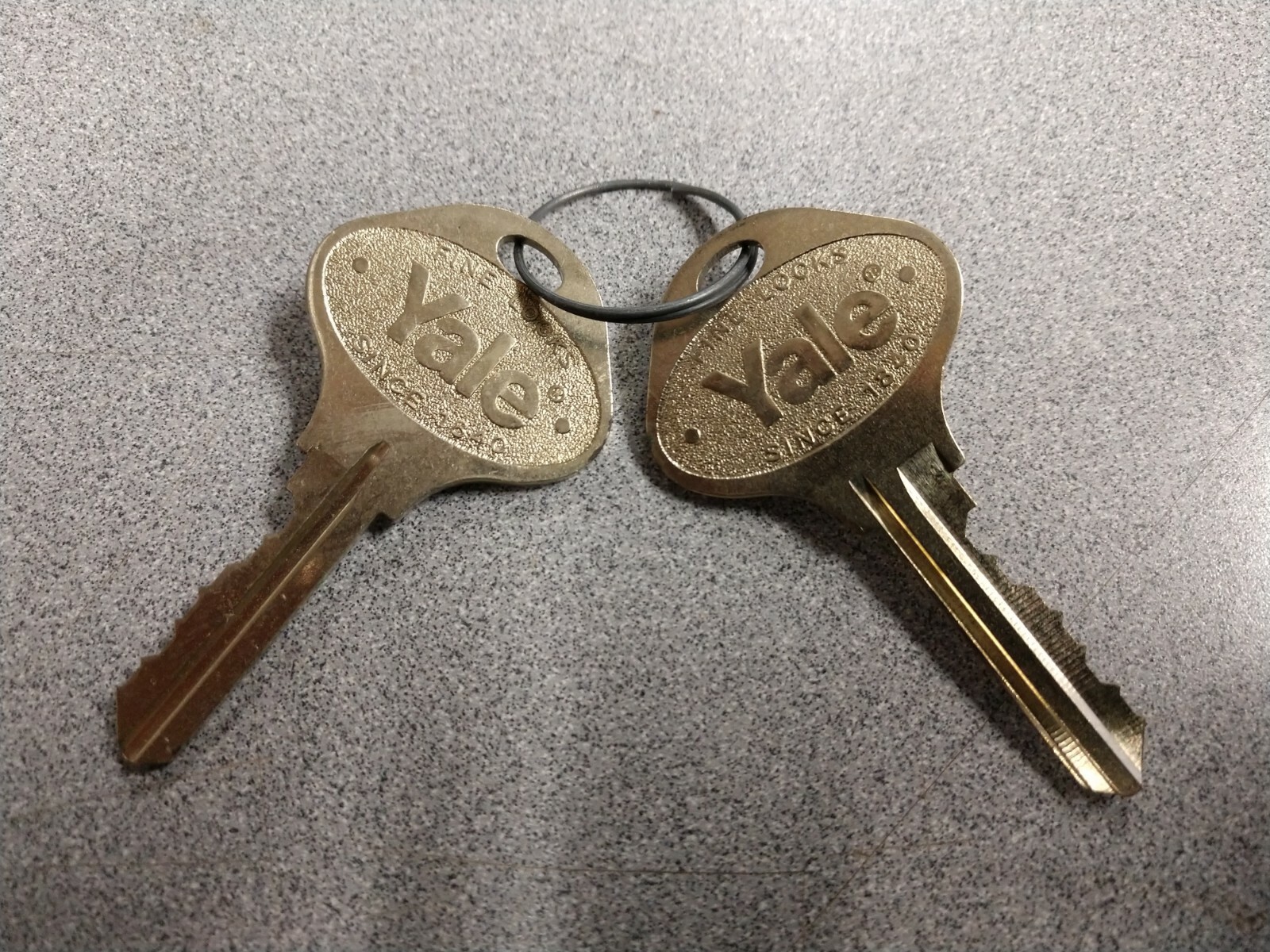 1 PAIR YALE RESIDENTIAL LOCK PRECUT KWIKSET 6 PIN KEYS (KA) LOCKSMITH