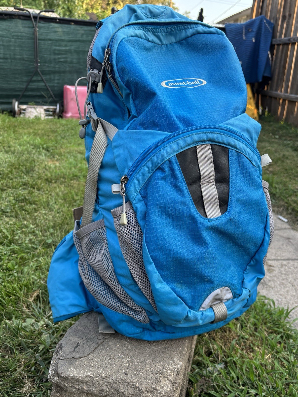 Montbell Galena 30L Ultralight Backpack Daypack. Blue. Lightweight & ventilated