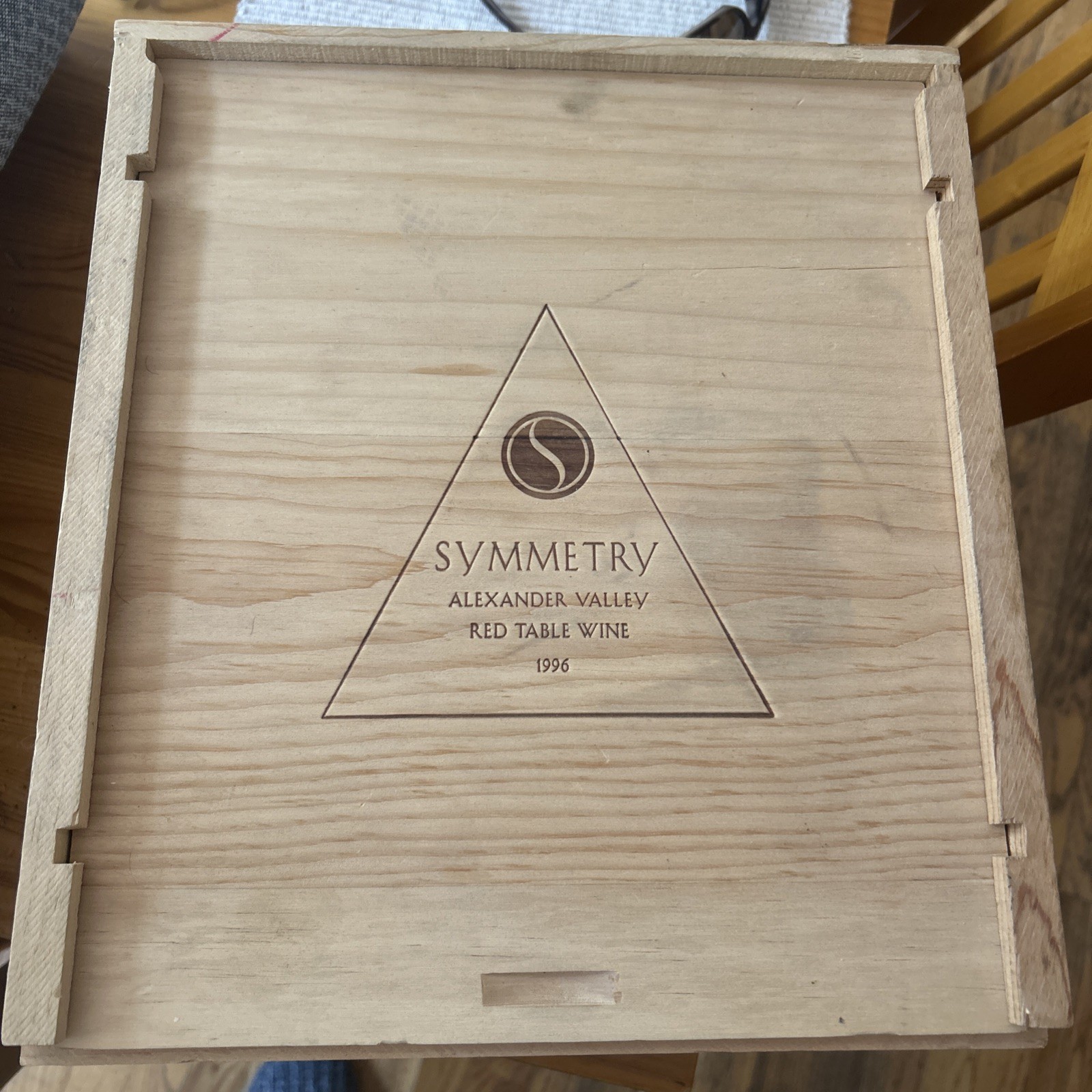 1996 SYMMETRY ALEXANDER VALLEY  VINEYARD WOOD WINE BOX COVER RODNEY STRONG