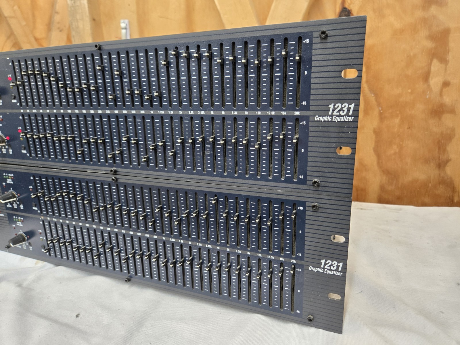 dbx 1231 Stereo Dual 31 Band Graphic EQ Equalizer - Tested & Working - ONE