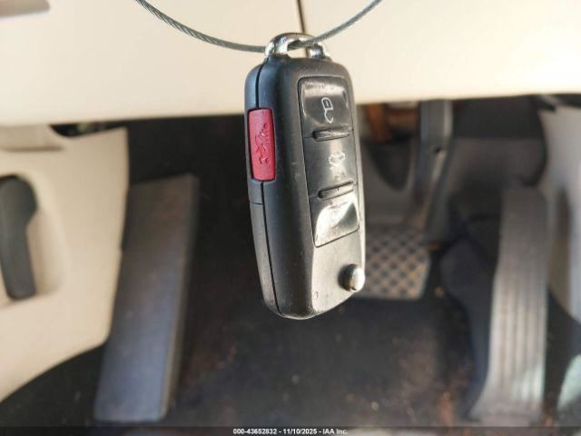 TIGUAN 2012 Glove Box 4909107