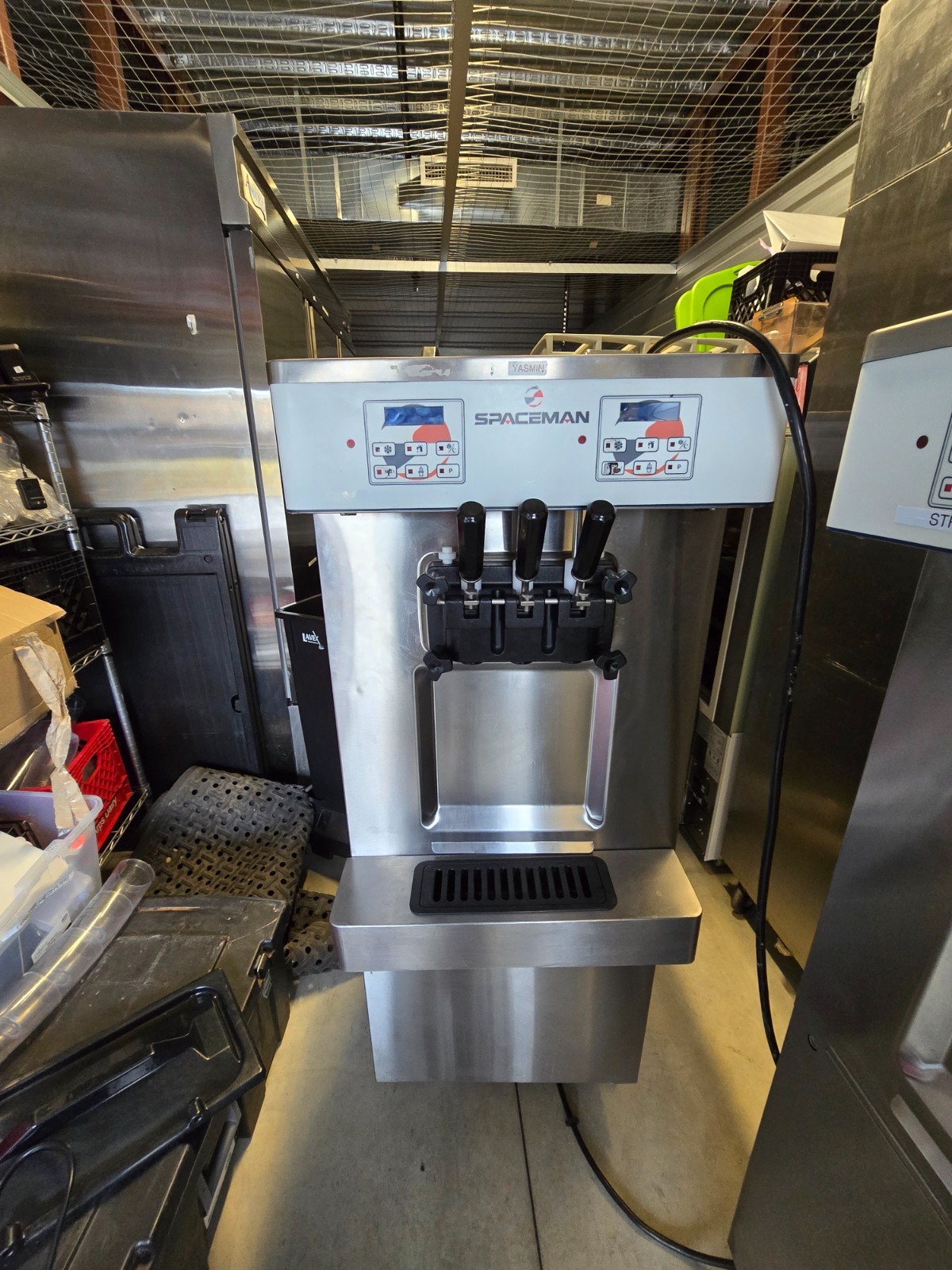 Commercial Soft Serve Ice Cream Machine – Spaceman 6250A-C Pressurized Twin Twis