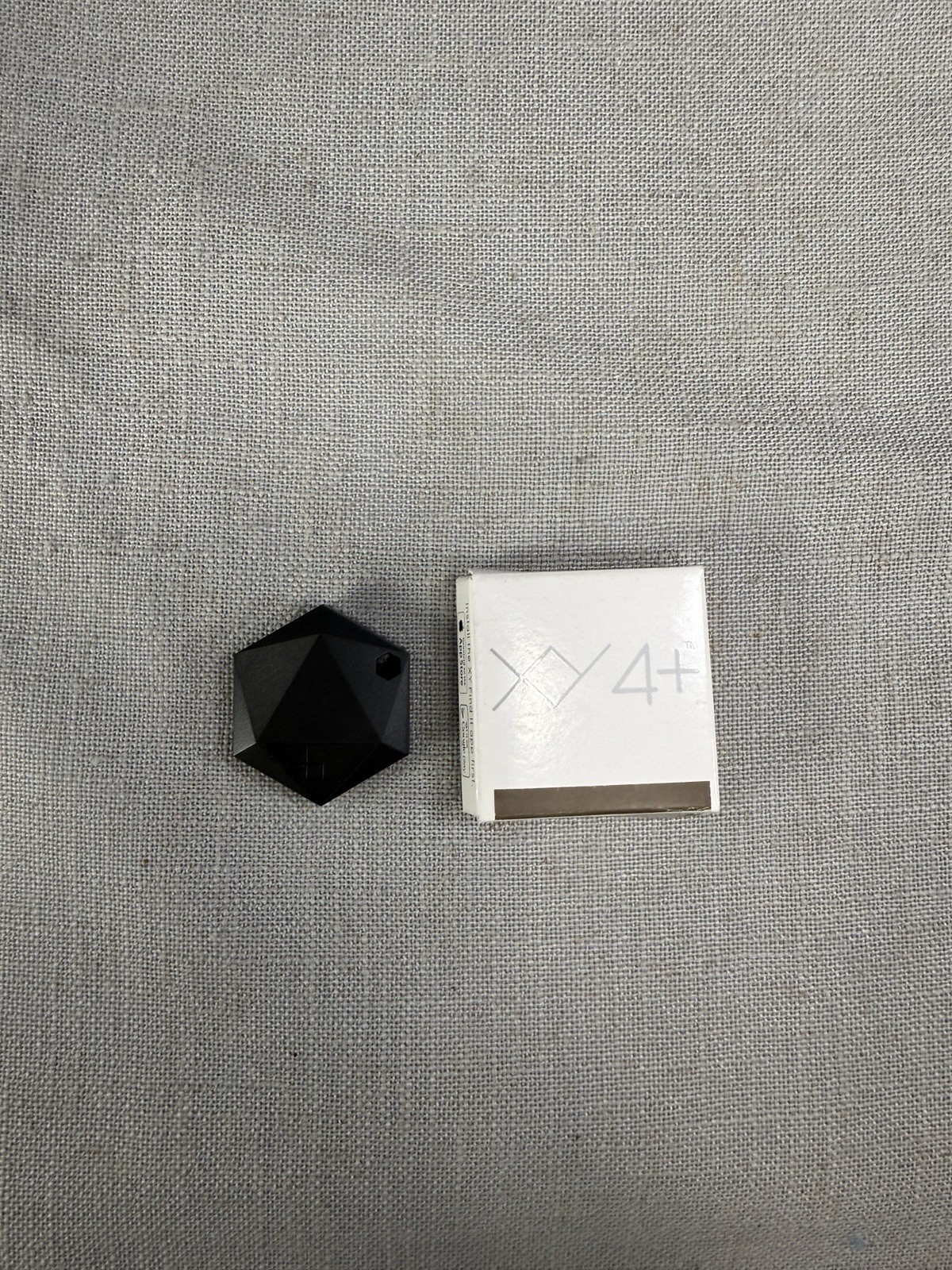 XY4+ Bluetooth Item Finder Tracker Charcoal XYBT40-CHR1-01 Open Box Unused