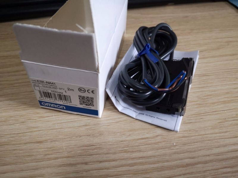 New In Box Omron Photoelectric Sensor Switch E3X-NA41 E3XNA41 *TT
