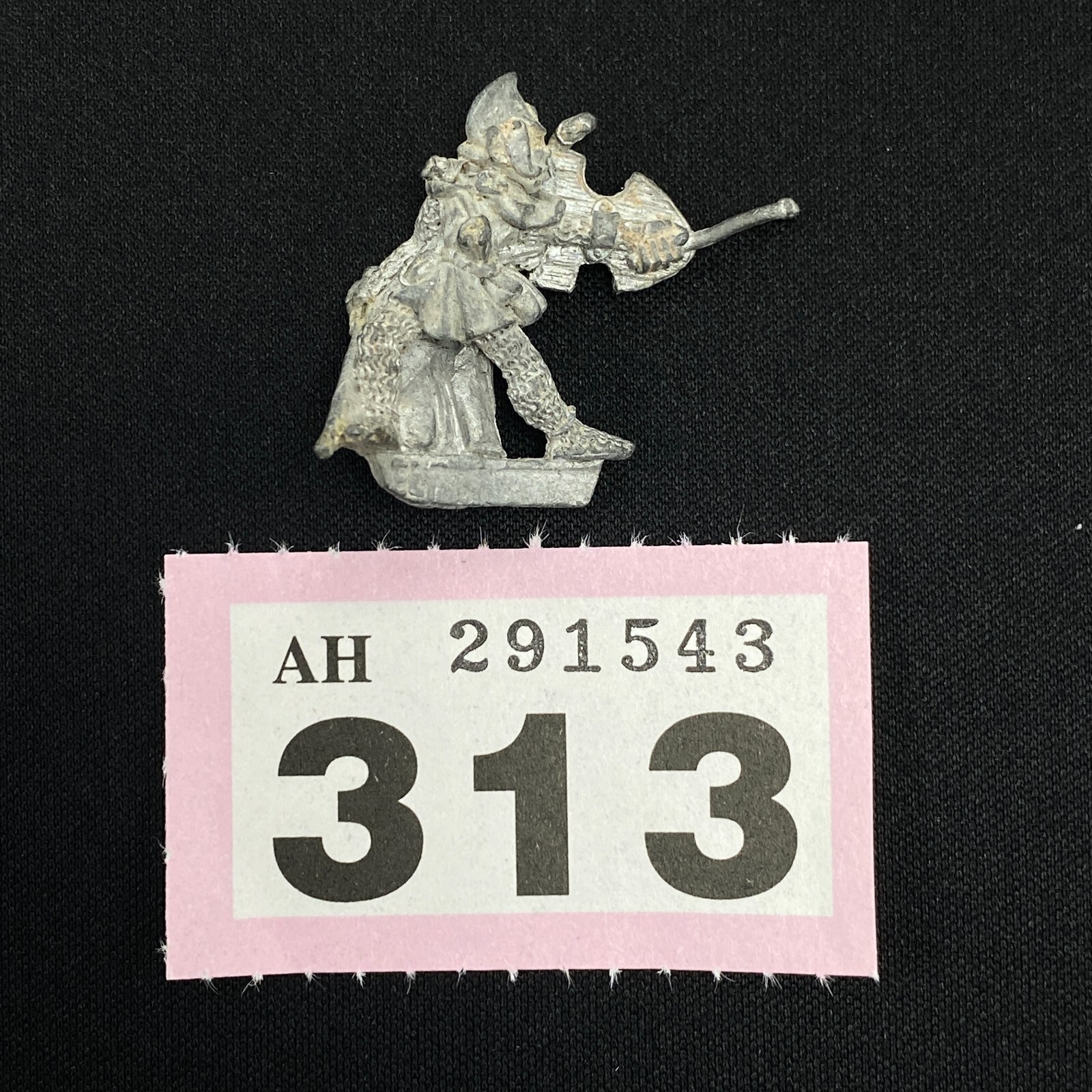 BDD01 DUNGEON ADVENTURERS ELF WITH WAND DUNGEONS AND DRAGONS D&D AD&D ROLE-PLAY