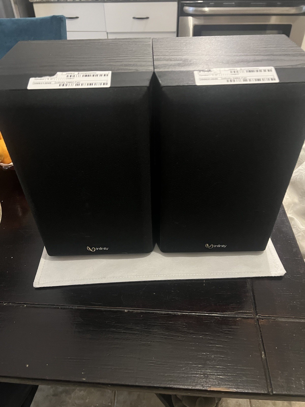 Infinity bookshelf speakers Sm62       S