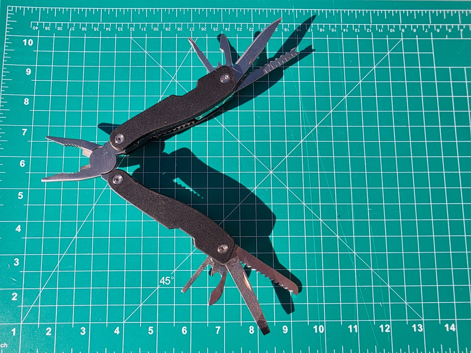 SmartGear Multi-Tool Black Stainless Steel LED Working Flashlight USB-C