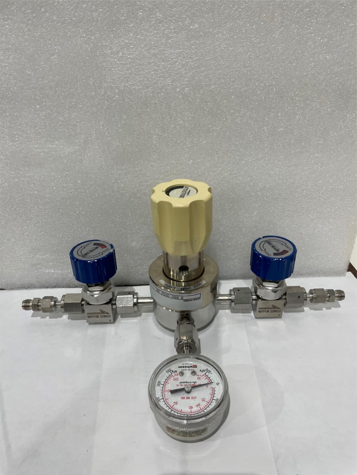 Matheson, Ultra-Line, B Reg 0952 XX, Gas Regulator Assy w/ Gauge and Valve, Used
