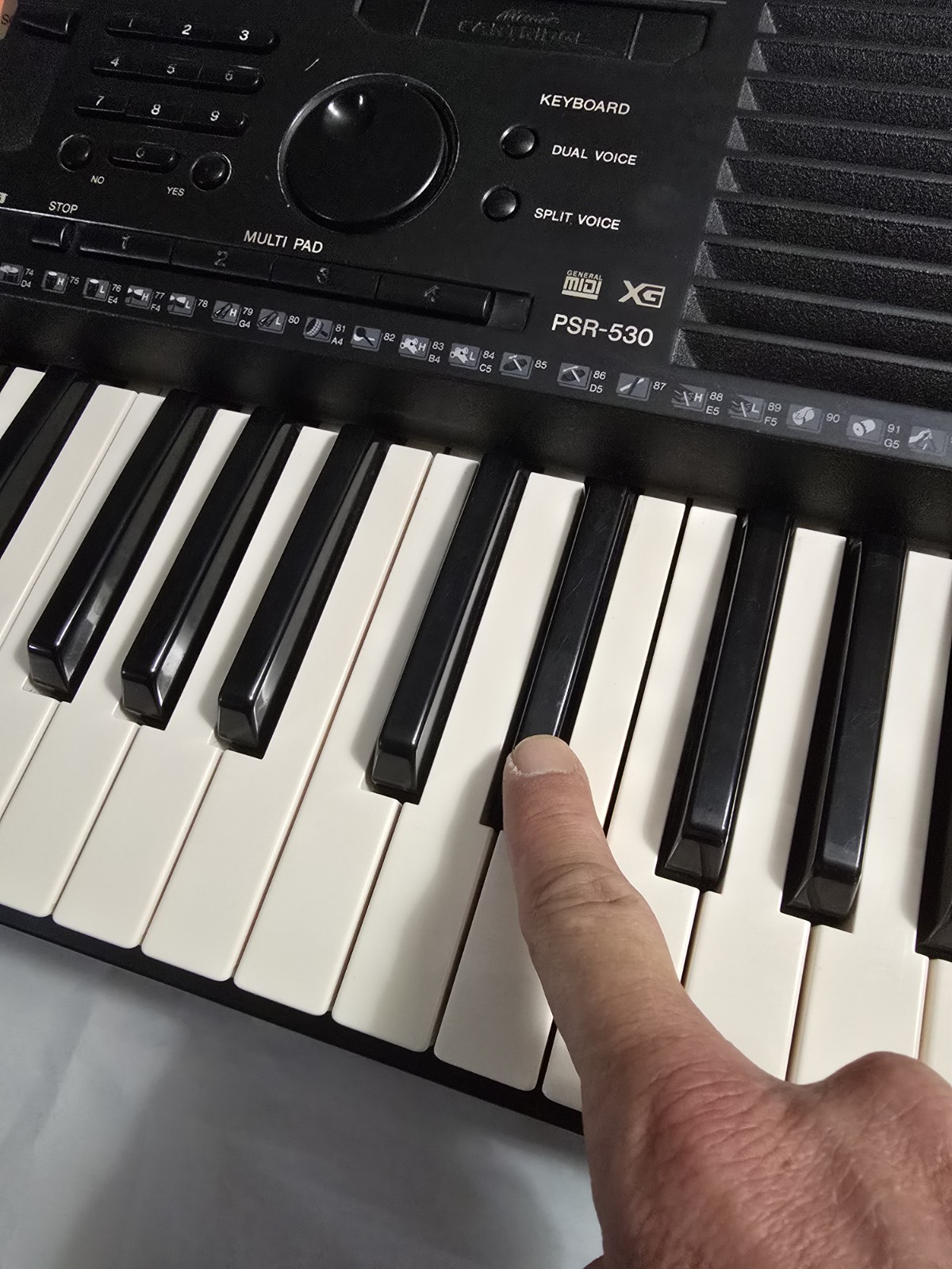 Two Keys Need Repaired Yamaha Electronic Keyboard: PSR-530