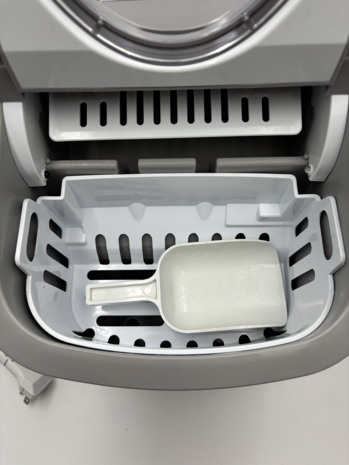 Frigidaire 26 lb Retro Bullet Ice Maker, Silver, EFIC128