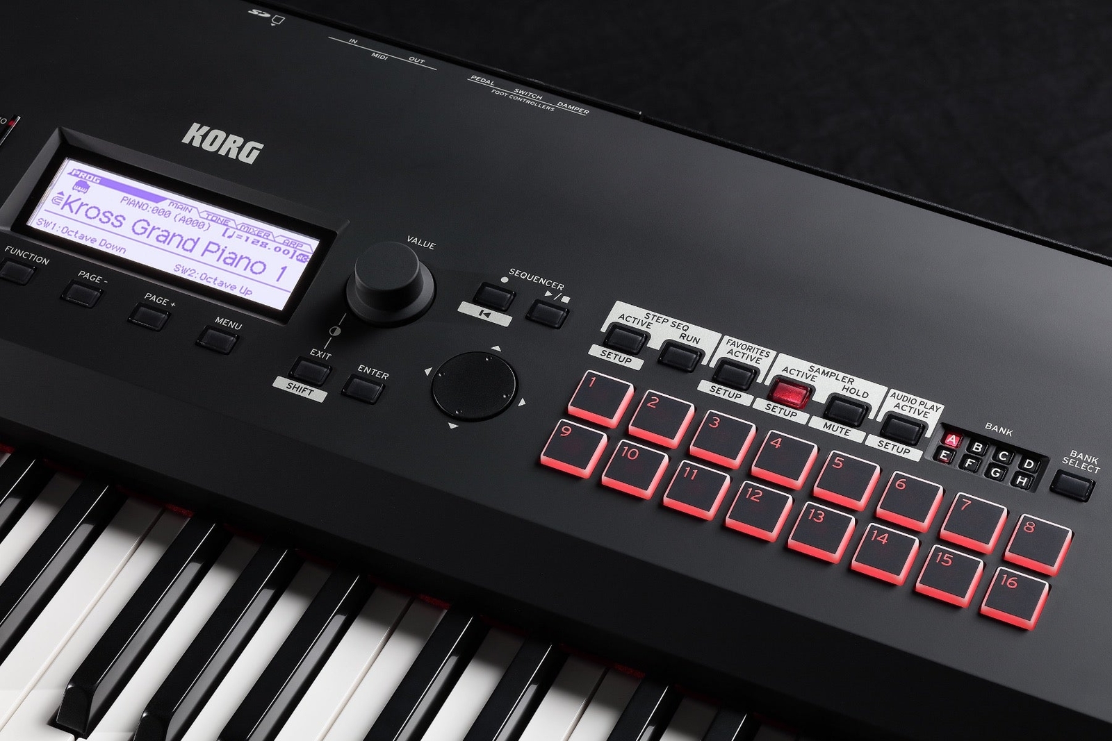Korg Kross 2 88 Music Workstation - Matte Black CARRY BAG KIT