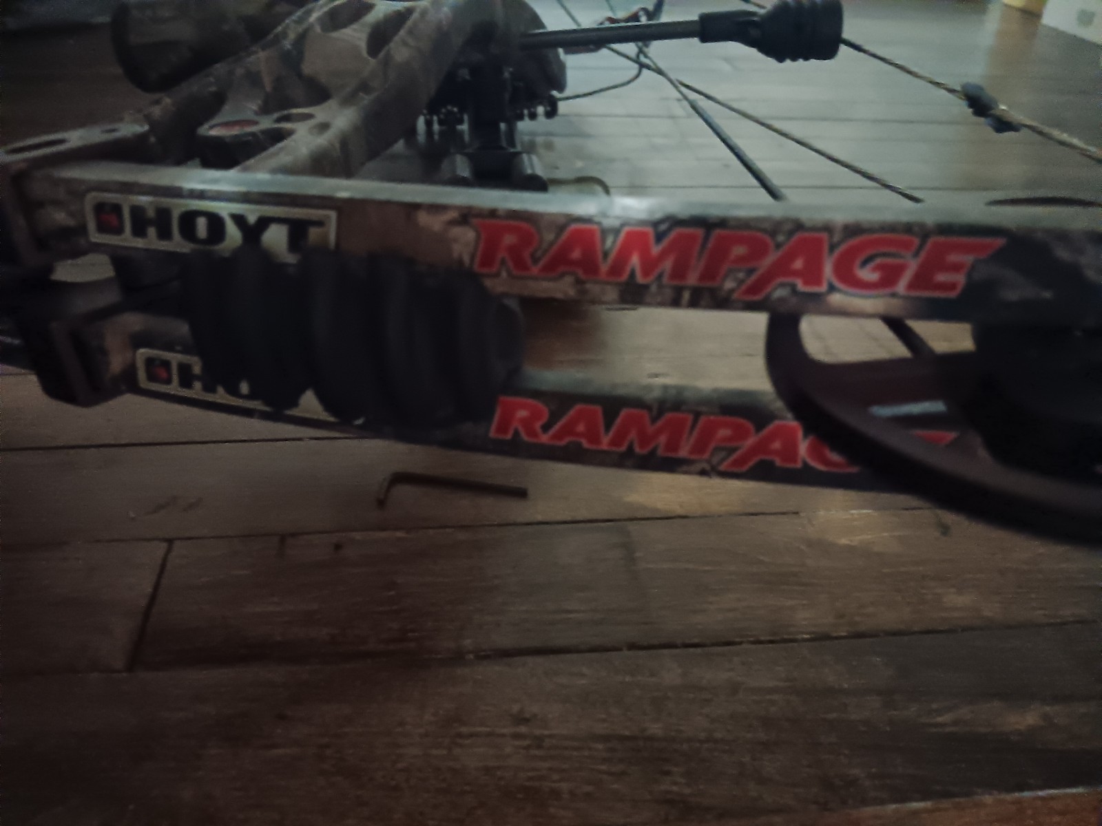 Used Hoyt Rampage XT RH PKG 70lbs