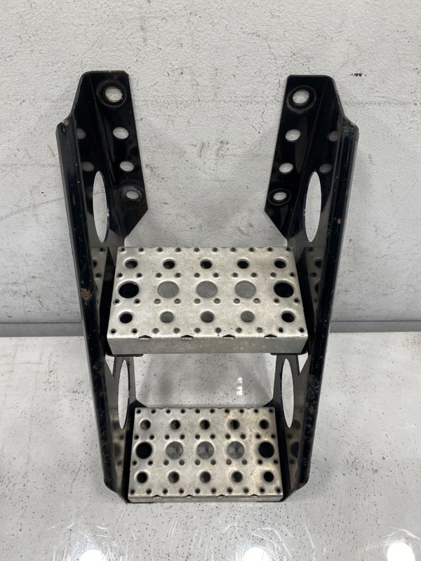 2022 Frame Step for Freightliner Cascadia (722-10317)