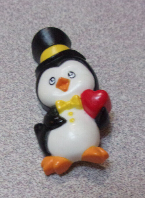 Russ PIN Valentines PENGUIN HEART in Tuxedo Top Hat 1980s Holiday Brooch