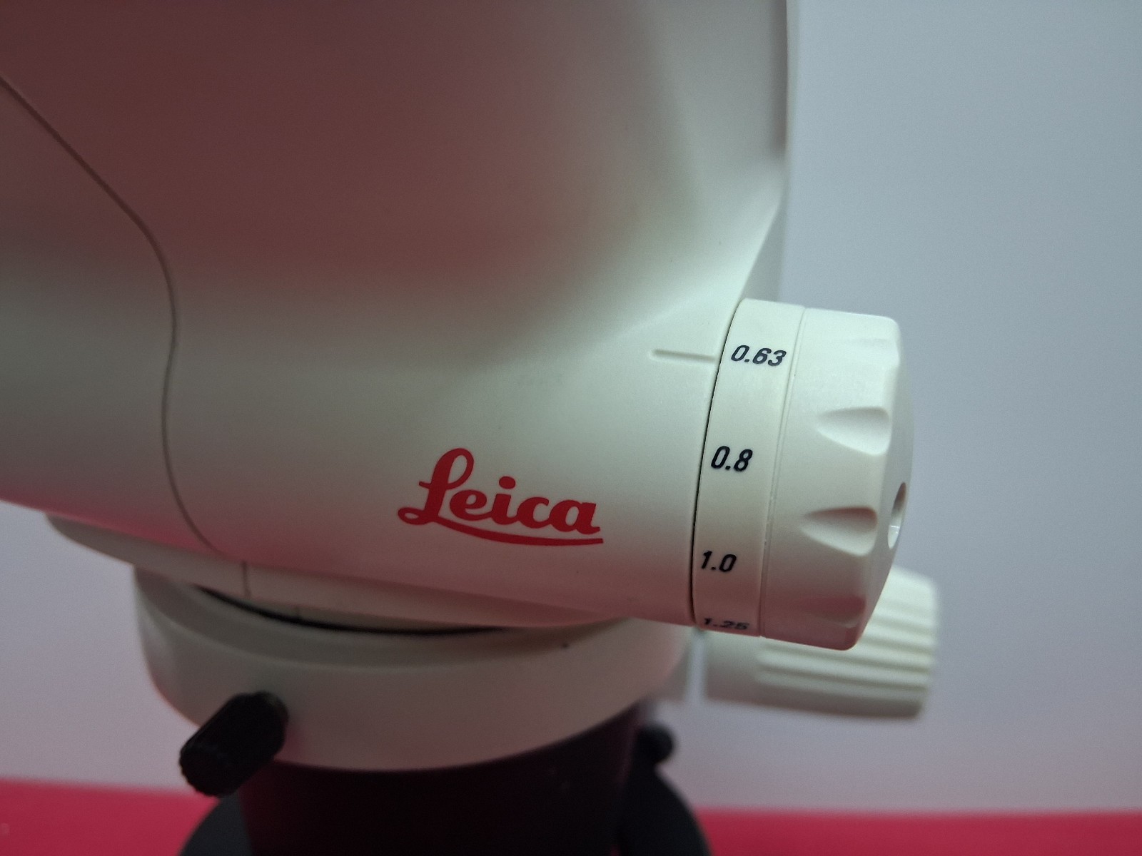 LEICA S4E STEREO ZOOM MICROSCOPE 6.3 -30 X MAGNIFICATION WITH STAND & LED LIGHT