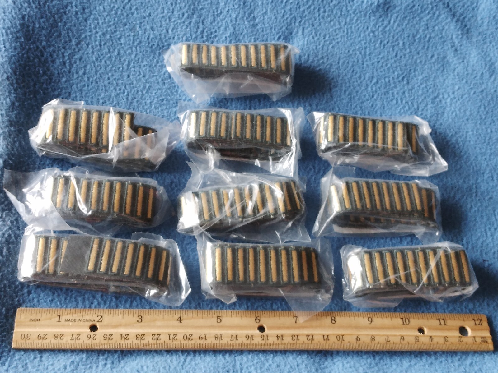 10 PACKS OF 64 - US ARMY OVERSEAS SERVICE BARS YELLOW ON GREEN - NOS - FEMALE