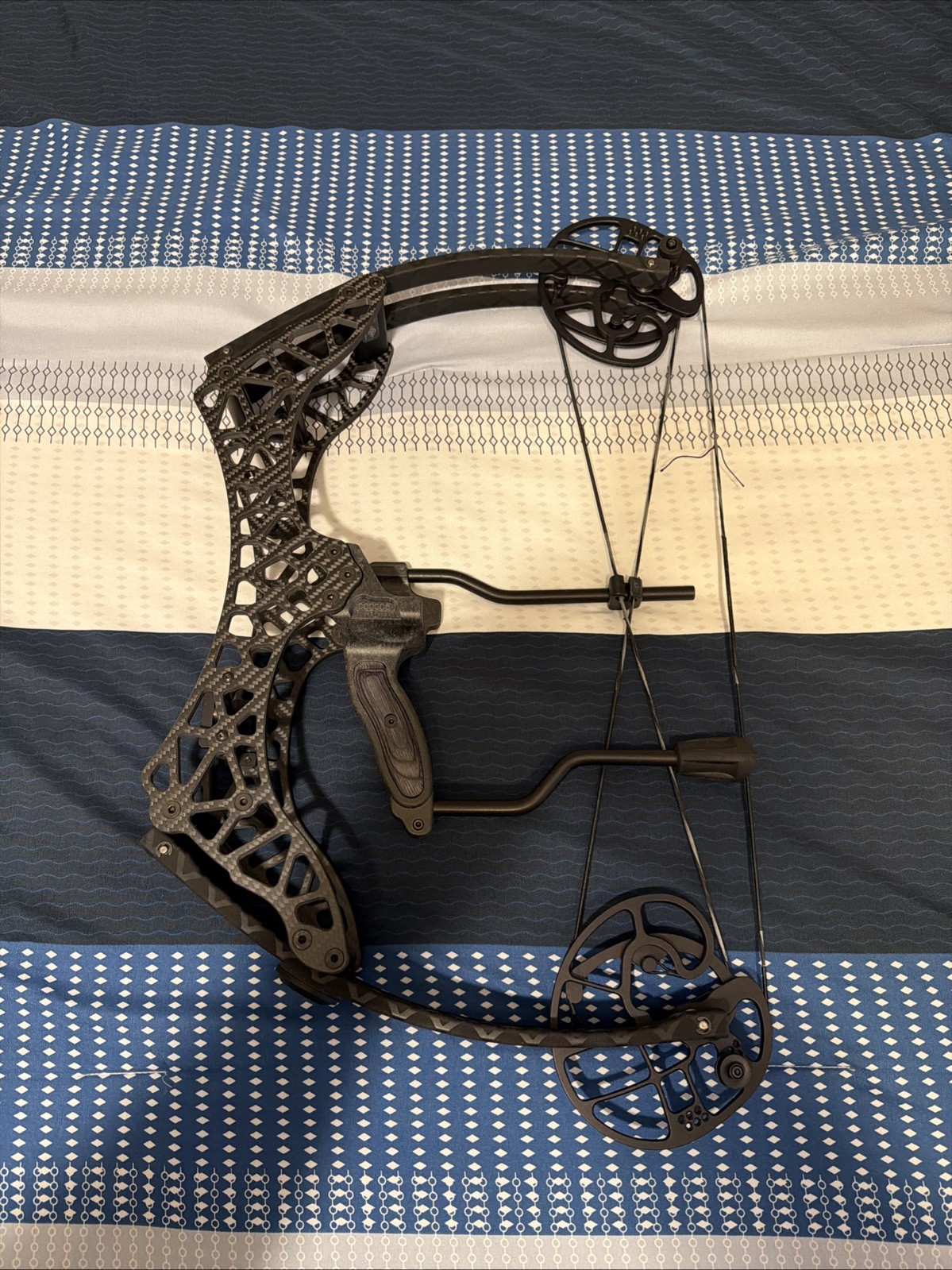 Gearhead Archery T18 Carbon Compound Bow