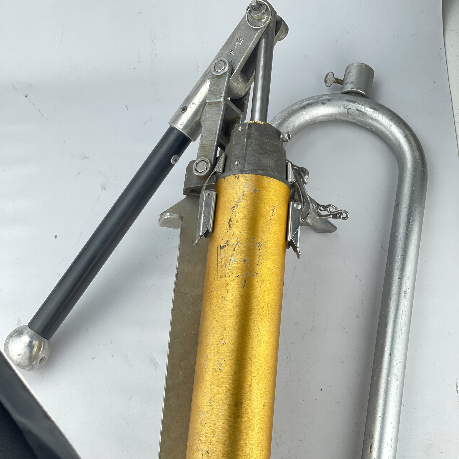 [REFURBISHED] Tapetech Tall Drywall Pump With Gooseneck and Box Filler