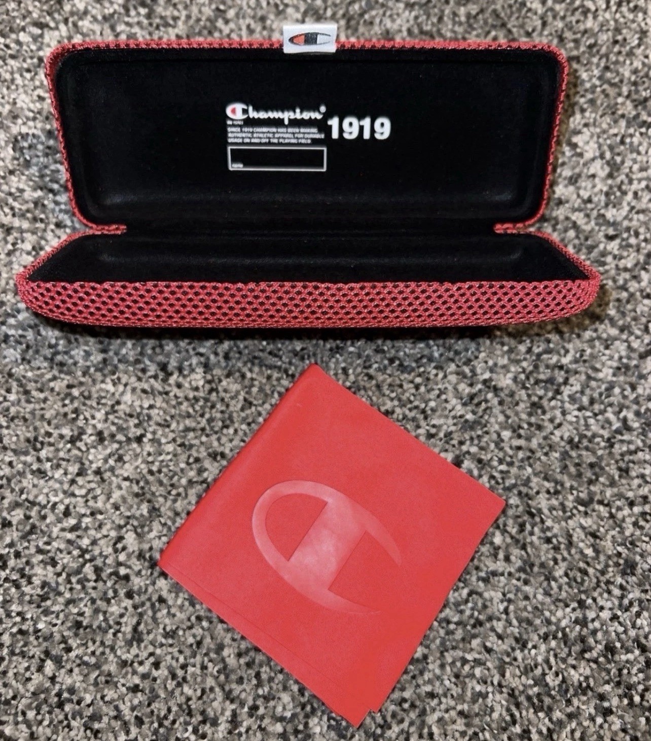 CHAMPION 1919 Glasses CASE/ RED/BLACK MESH/ & Cleaning Cloth