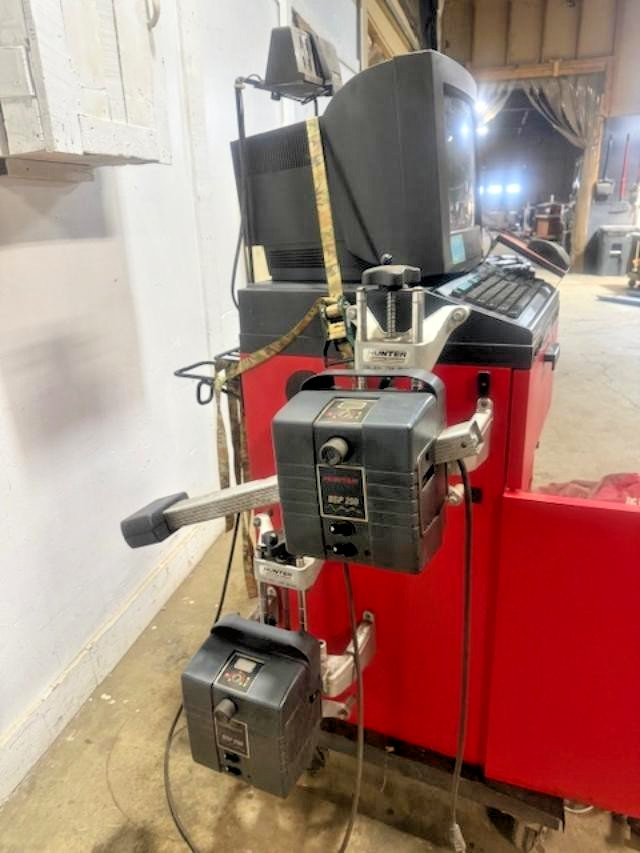 Hunter P 411M wheel alignment machine WITH EXTRA PARTS, MANUAL Read Description!