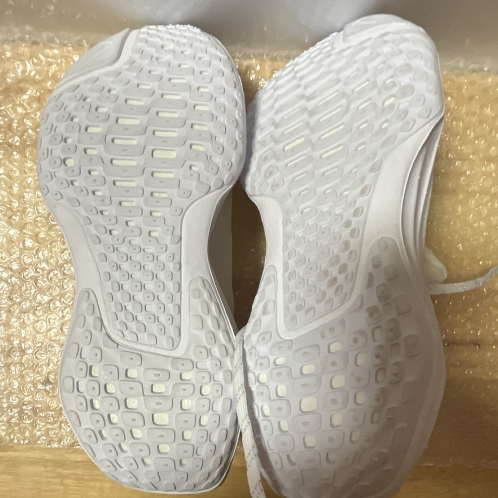 Nike Invincible 3 White Men's Mesh Running Shoes Lightweight Comfort Size 9.5