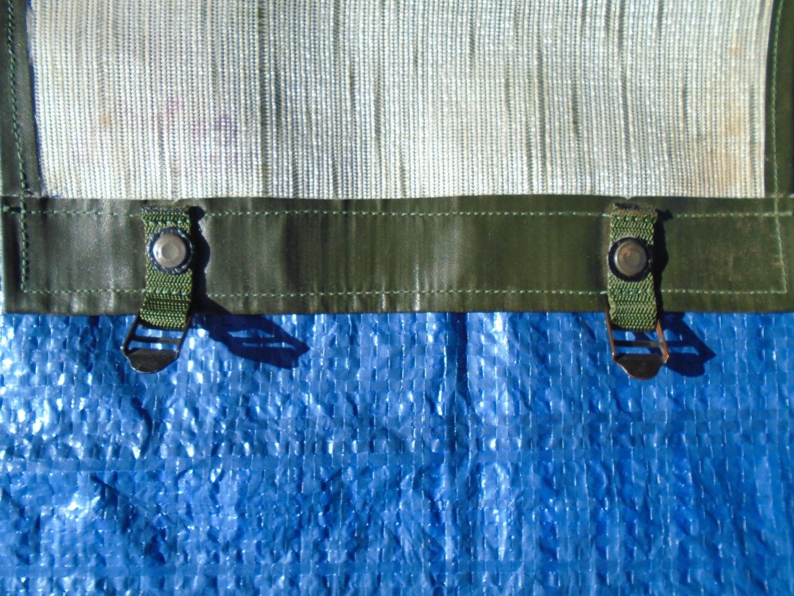 VGC Czech M85 Shoulder Bag Vinyl Green