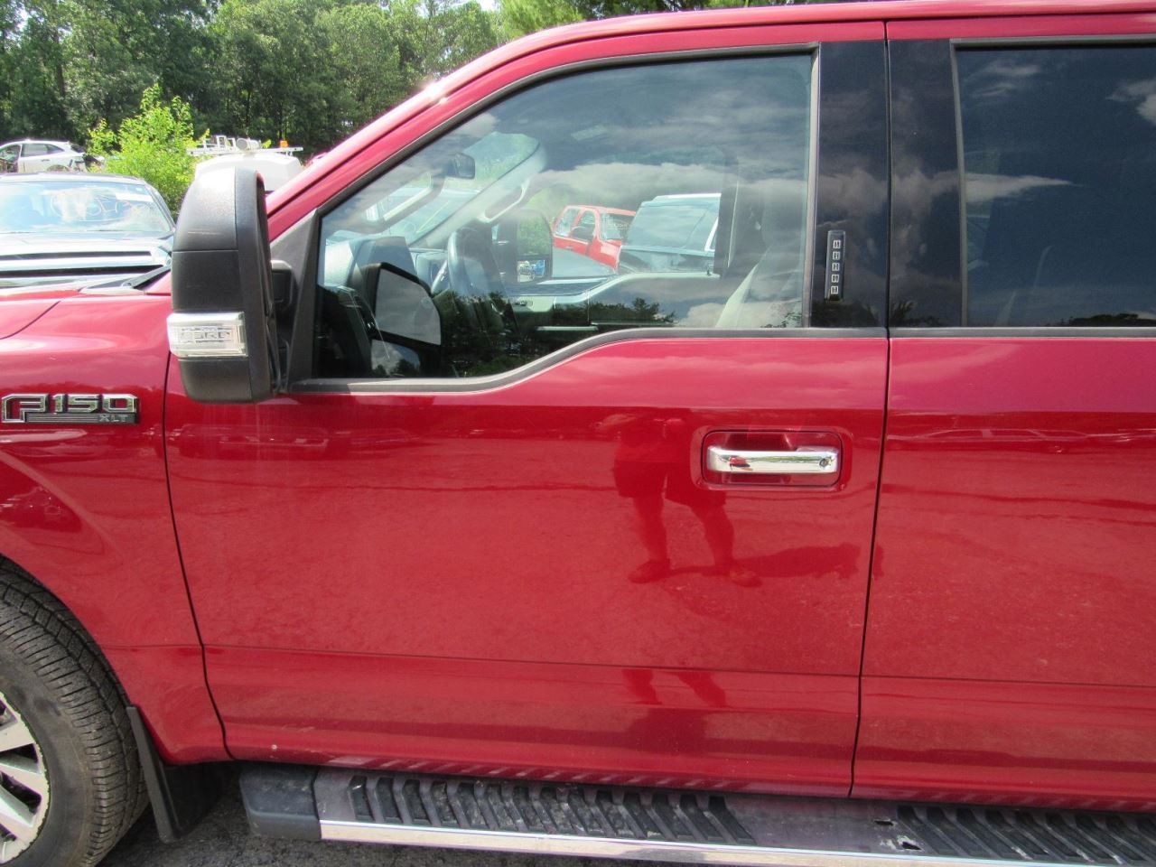 F150 2019 Glove Box 1055087