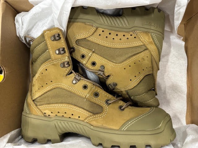 Bates Combat Hiker Boots Size 6..5 R NEW IN BOX