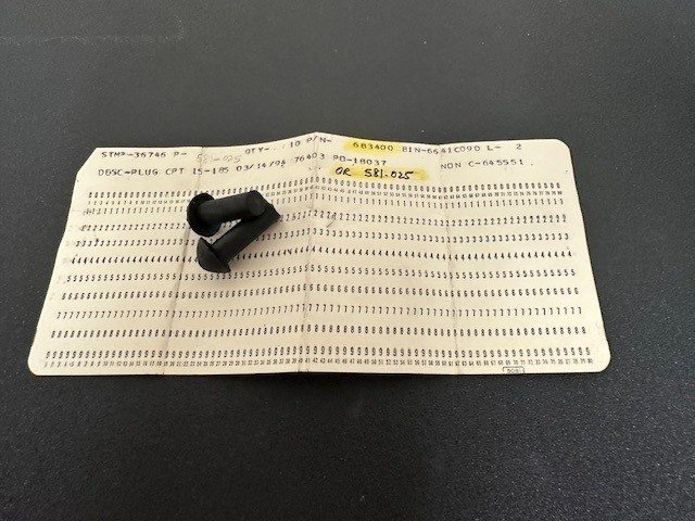 Piper Aircraft Rubber Plug, P/N 581-025 (Lot of 2) (New Surplus) (ST)