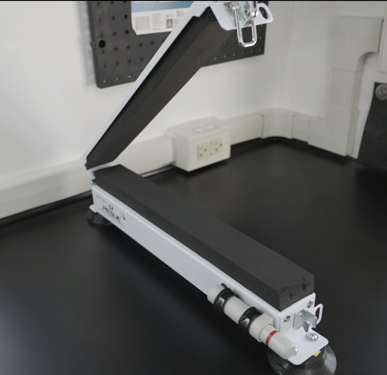 Pelsue 9S27 Fiber Optic Cable Clamp, Suction Cup