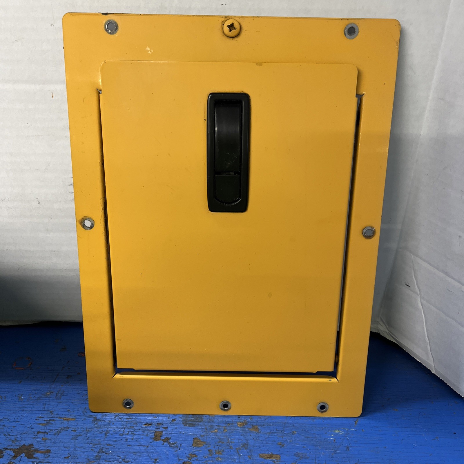 2211464C93 Fuel Door International IC Bus 2211467C1, 2211469C2, 2216058C1