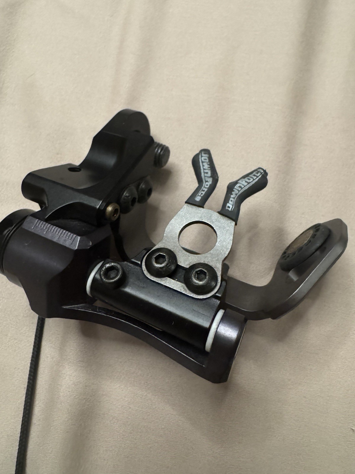 MATHEWS LH DOWNFORCE ARROW REST BLACK